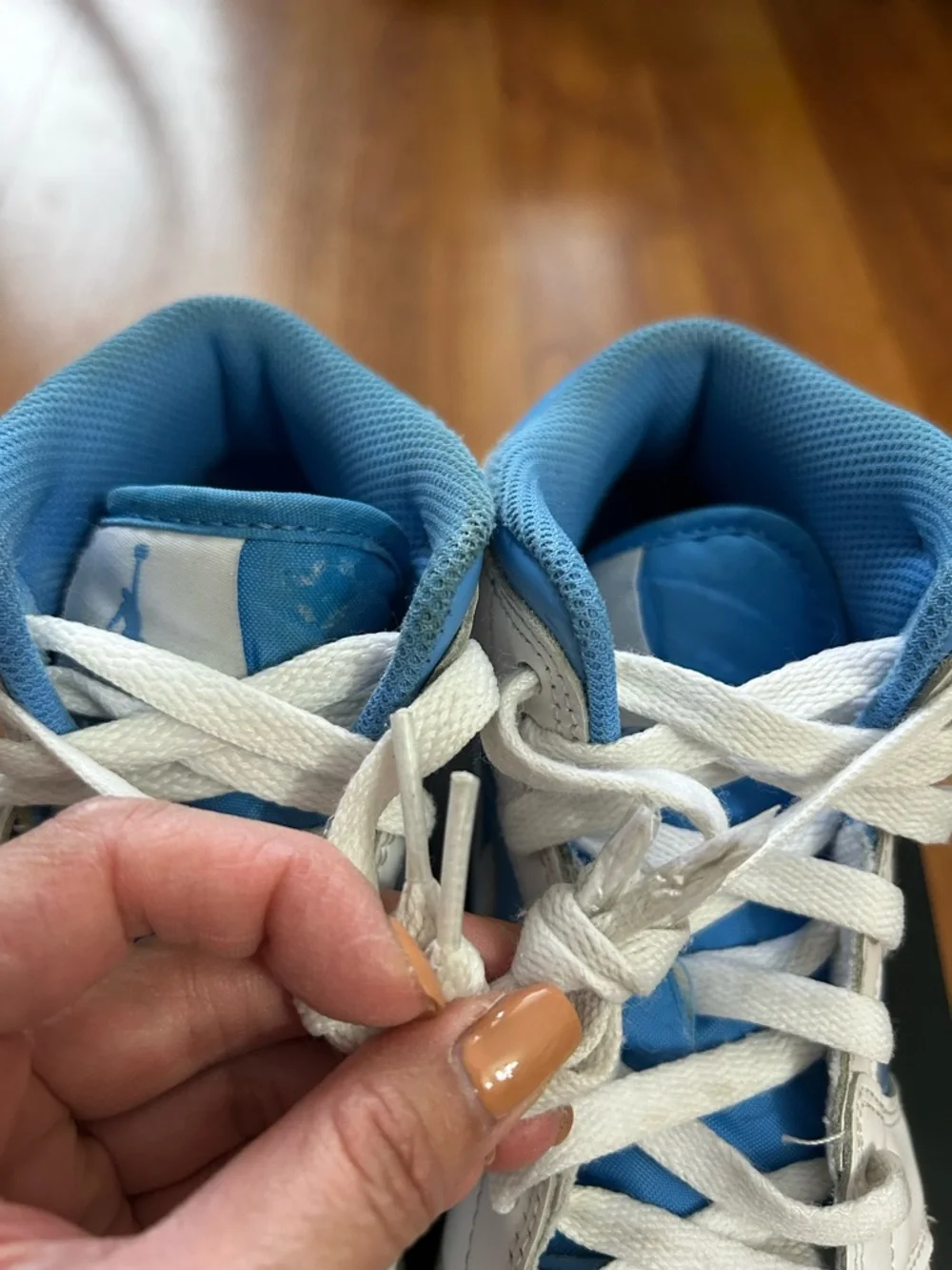 AIR JORDAN 1 MID SE (GS) - Picture 7 of 9